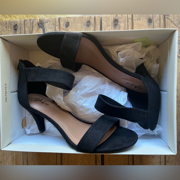 STYLE &Co heels black size 7 like new! Great condition - Picture 3 of 5
